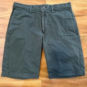 Banana Republic Chino shorts in green, size 31 waist